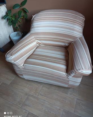 poltrona in ecopelle 