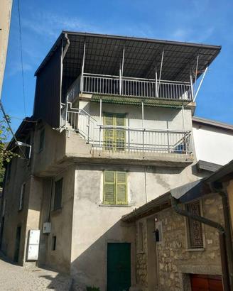 Casa indipendente di 118 m² con 4 locali a Veleso