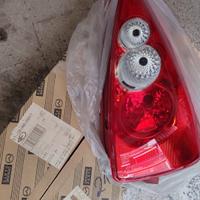 Fanale posteriore originale  Mazda 5
destro