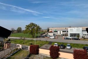 Luminoso Monolocale con balcone - Rosate