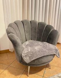 Divani a 3 posti e una poltrona