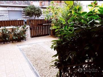 Pasqua al Mare a Ostia casa vacanze giardino.Auto