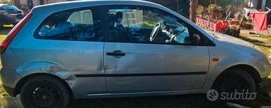 Ford Fiesta 1.2 ( neopatentati)