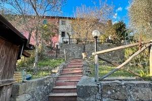 Porzione di casa colonica a Santa Brigida