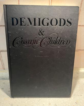 Libro Fotografico Demigods & Cosmic  Children