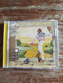 Elton John, Goodbye Yellow Brick Road, Sorrisi e C