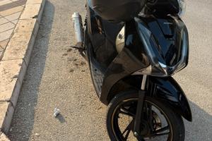 Sh 125 2017 nero e oro