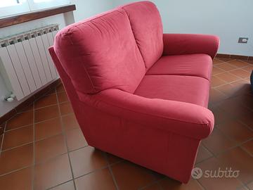 Divano in discrete condizioni 