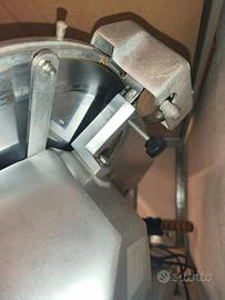 Affettatrice a gravità FIMAR