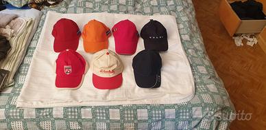 13 cappellini (Baseball Caps)