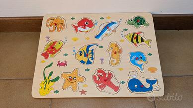 Puzzle di legno con pioli