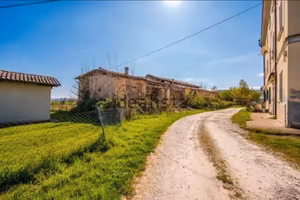 Rustico 400mq su lotto 1000mq