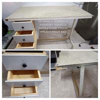 Banco da lavoro con cassetti