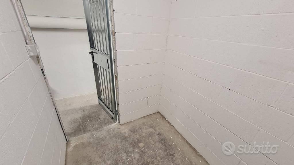 Immobile di 5 m² a Milano - Altro