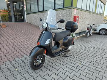 Vespa GTS 300 hpe Super Sport