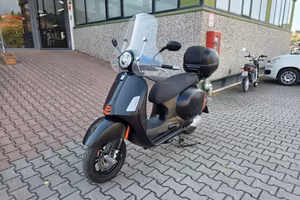 Vespa GTS 300 hpe Super Sport