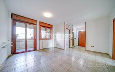 GALLARATE - BILOCALE CON BOX E CANTINA