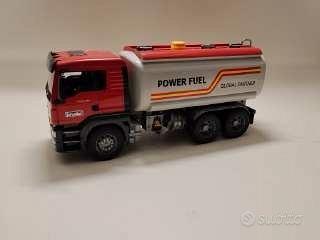Camion  cisterna Bruder