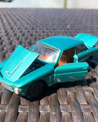 auto vintage POLITOYS 515 iso rivolta 1/43
