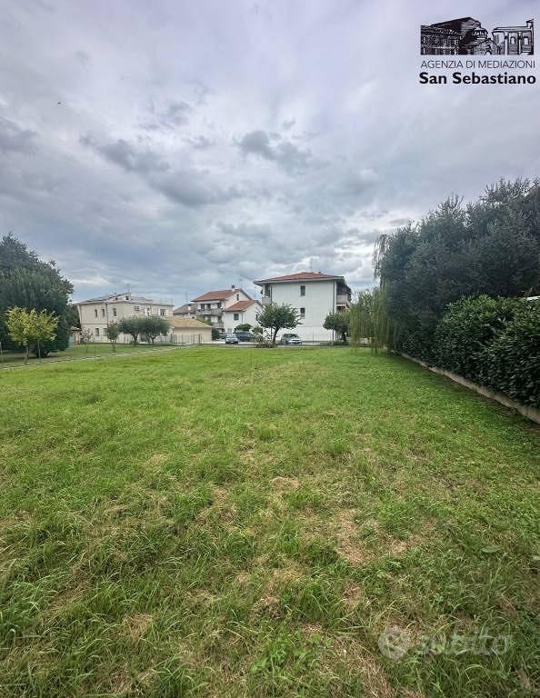 Terreno di 759 m² a Forlì - Vista 2