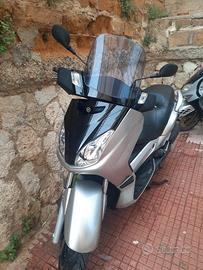 Yamaha XMaX 250
