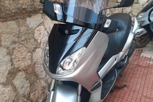 Yamaha XMaX 250