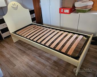 Letto singolo con materasso e cassettoni inferiori