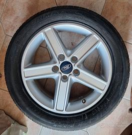 Cerchio in lega originale da 16"
Ford Focus W GMBH