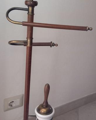 portasciugamano e portarotolo con base in legno