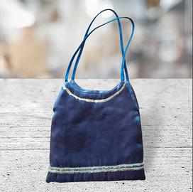 Borsetta blu con dettagli a paillettes