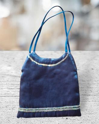 Borsetta blu con dettagli a paillettes