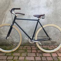 Bicicletta scatto fisso