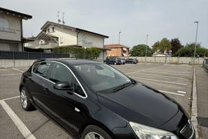 Opel Astra J 2011