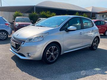 Peugeot 208 1.4 HDi 68 CV 5 porte Allure