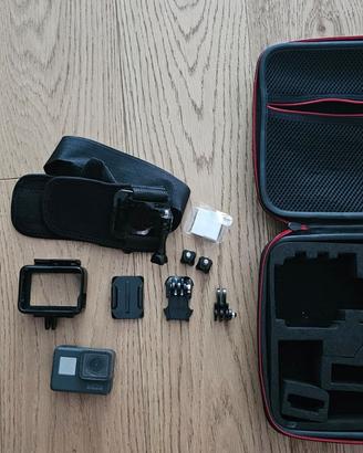 Gopro hero 5 black + accessori 