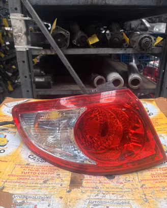 FANALE POSTERIORE SINISTRO HYUNDAI SANTAFE ANNO:20