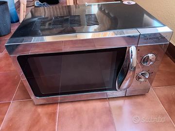 Microonde 700-1200 watt