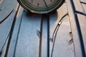 4 Pneumatici 235/45-19 Bridgestone Dueler HP Sport