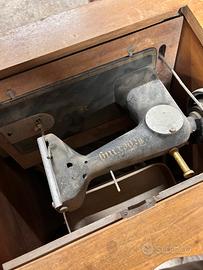 Macchina da cucire a pedale