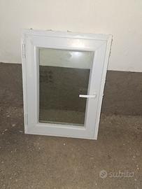 Finestra  PVC  Bianca 