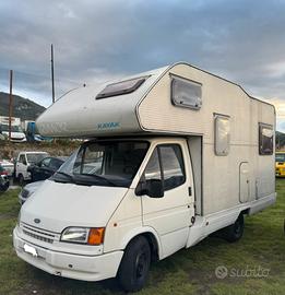 Camper mansardato Ford