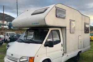 Camper mansardato Ford