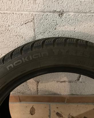4 gomme da neve Nokian