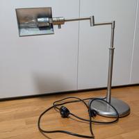 lampada di design con braccio oscillante