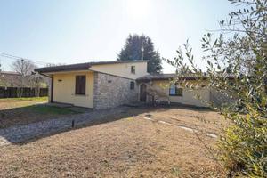 Villa di 487 m² con 4 locali e box auto a Bonate S
