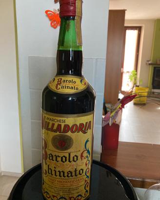 Bottiglia vintage di barolo chinato