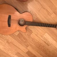 Chitarra cort elettrificata