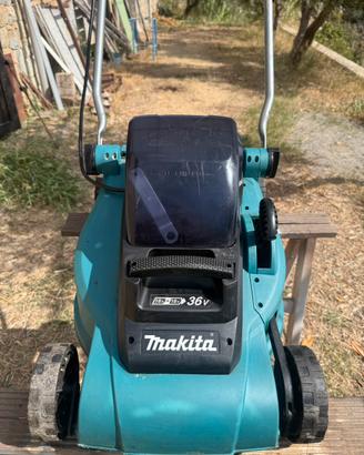 Rasaerba a batteria Makita DLM380