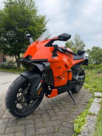 Ktm 990 RC R  baratto con 1000cc carenata