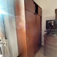 Armadio in legno a 3 ante scorrevoli con sopralzo